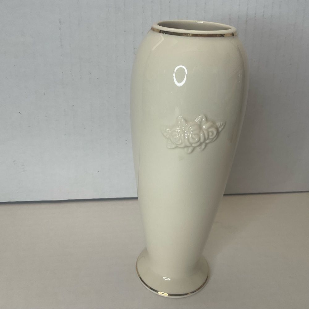 LENOX Rose Blossom Bud Vase Ivory Porcelain 24k Gold Trim